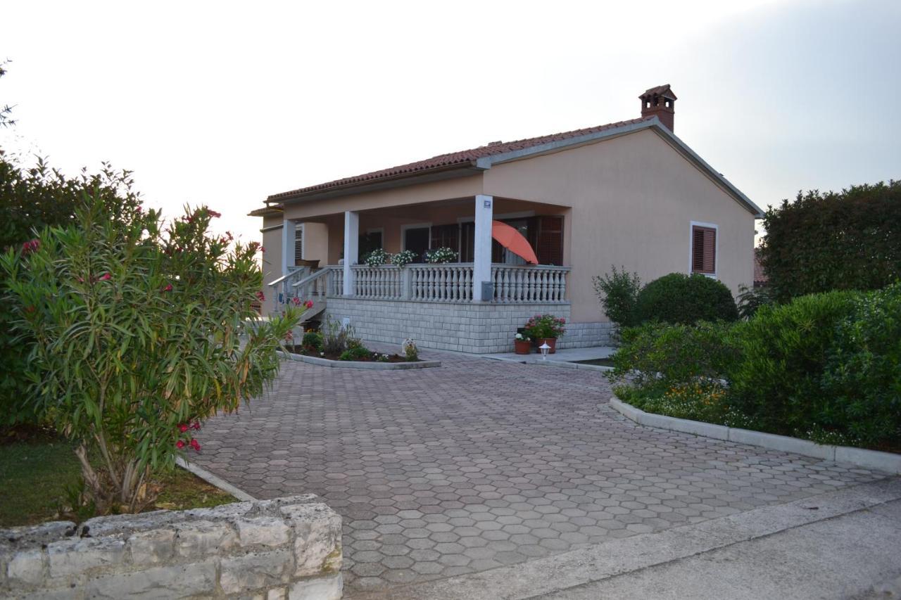 Apartman Doli Nedeščina Exterior foto